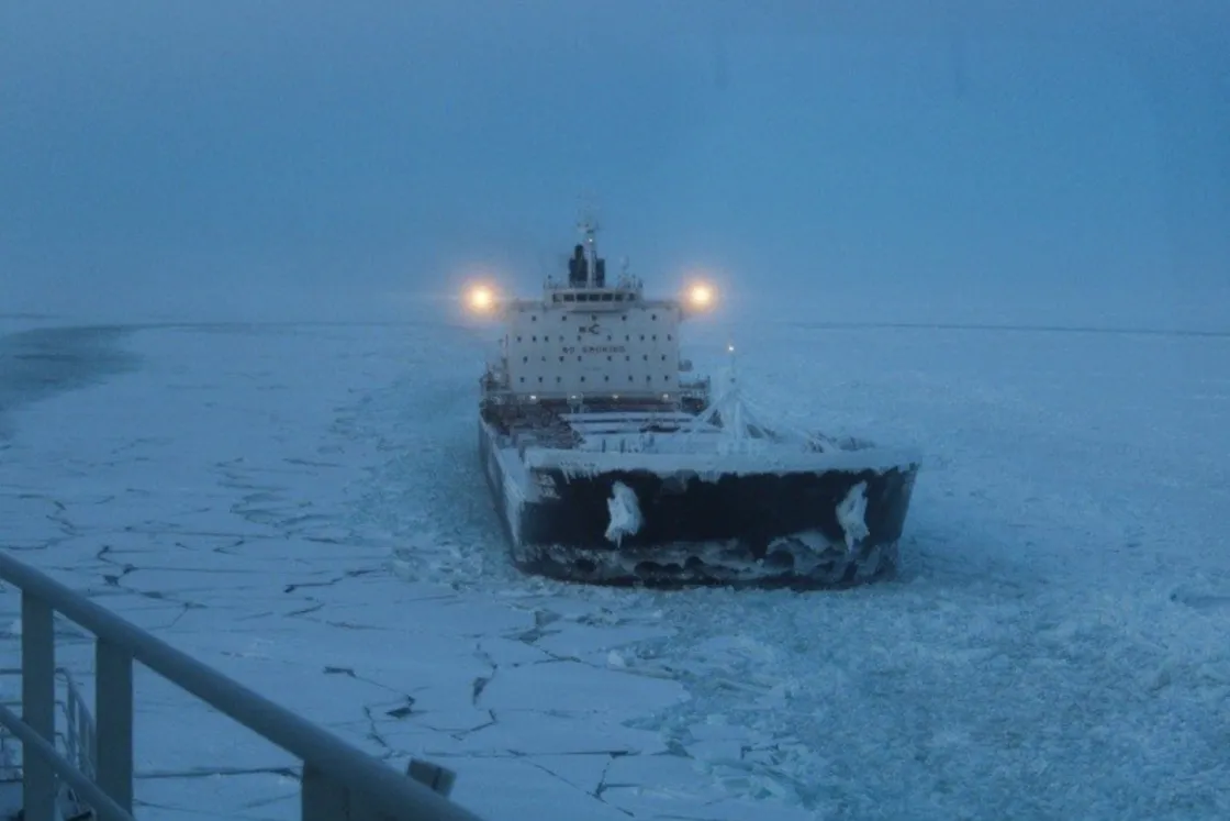 An early freeze of sea-ice has led to logistical chaos on the Northern Sea Route.