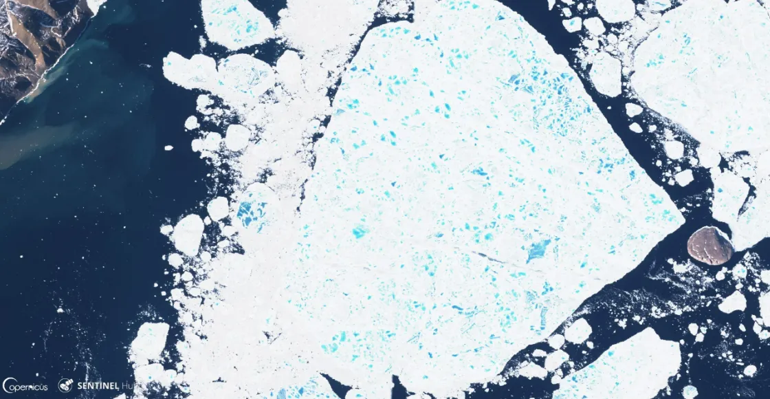 Image of sea ice floes in Nares Straight taken by Sentinel-2 satellite.