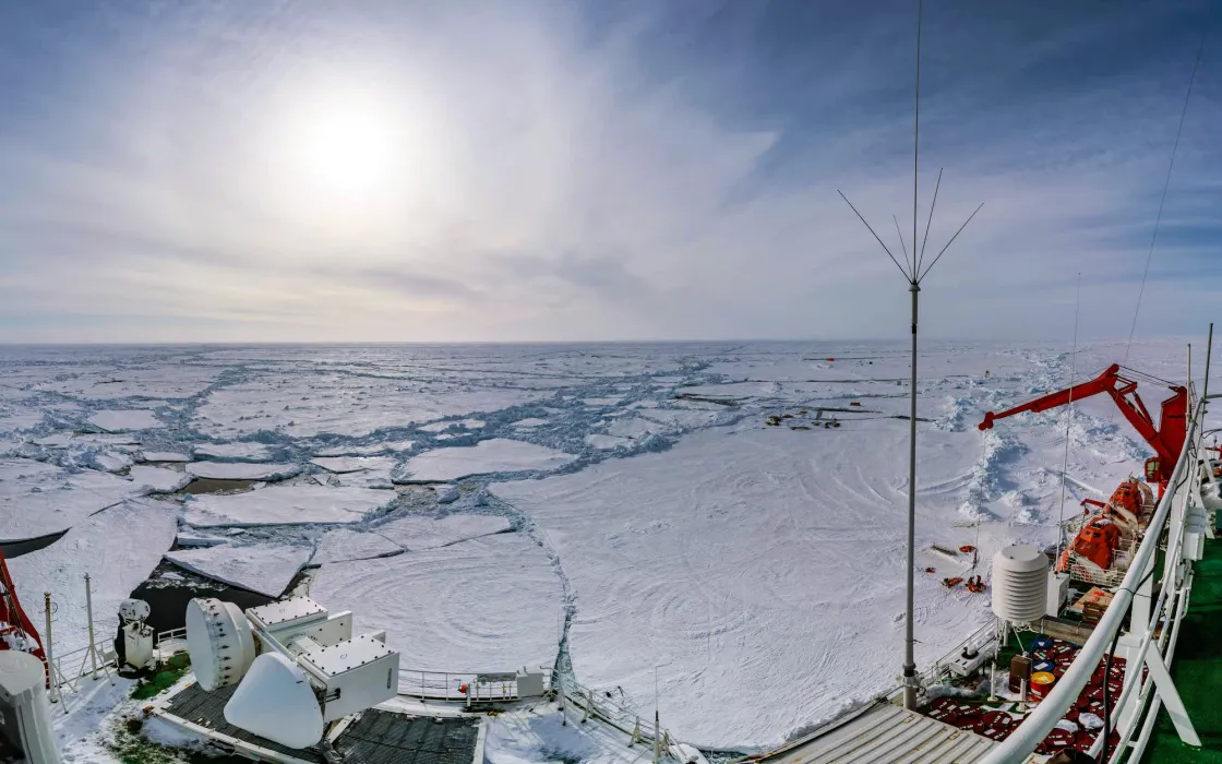 Before the RV Polarstern left its ice floe location to exchange crew and scientists for the next leg of the MOSAiC (Multidisciplinary drifting Observatory for the Study of Arctic Climate) expedition, ice break ups around the ship intensified.