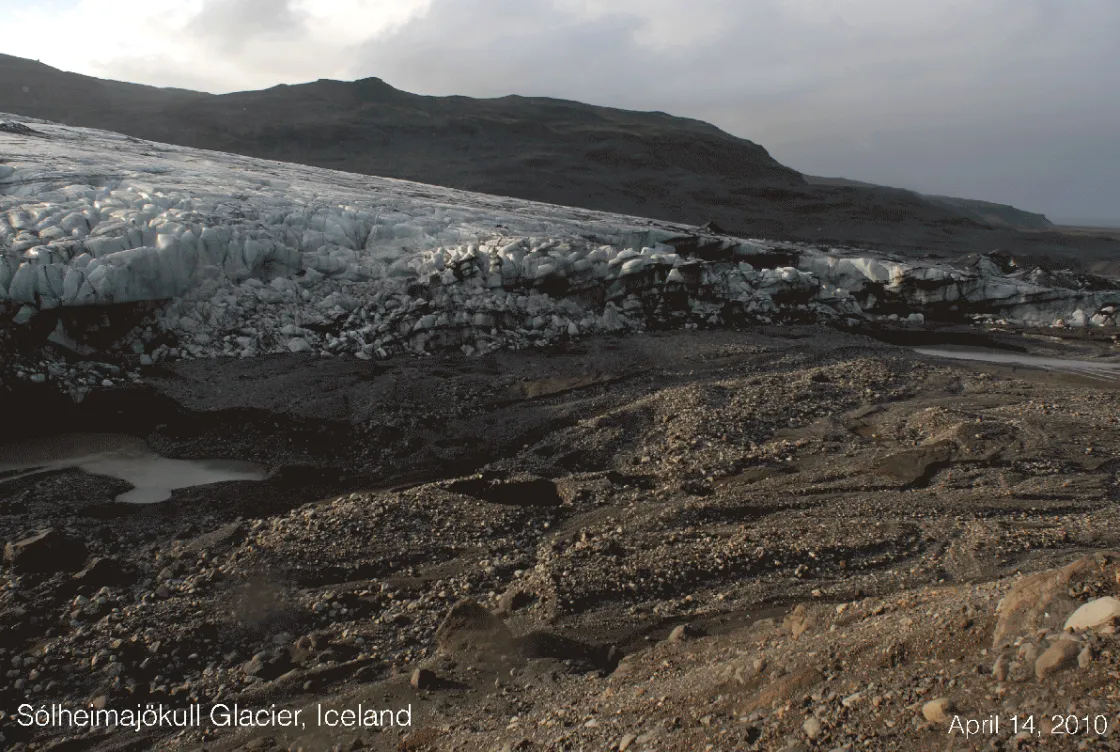 This animation shows one Extreme Ice Survey camera’s view of Sólheimajökull Glacier in Iceland from April 14 to 20, 2010. Smoke from a nearby volcanic eruption obscures the view on and off during that time. 